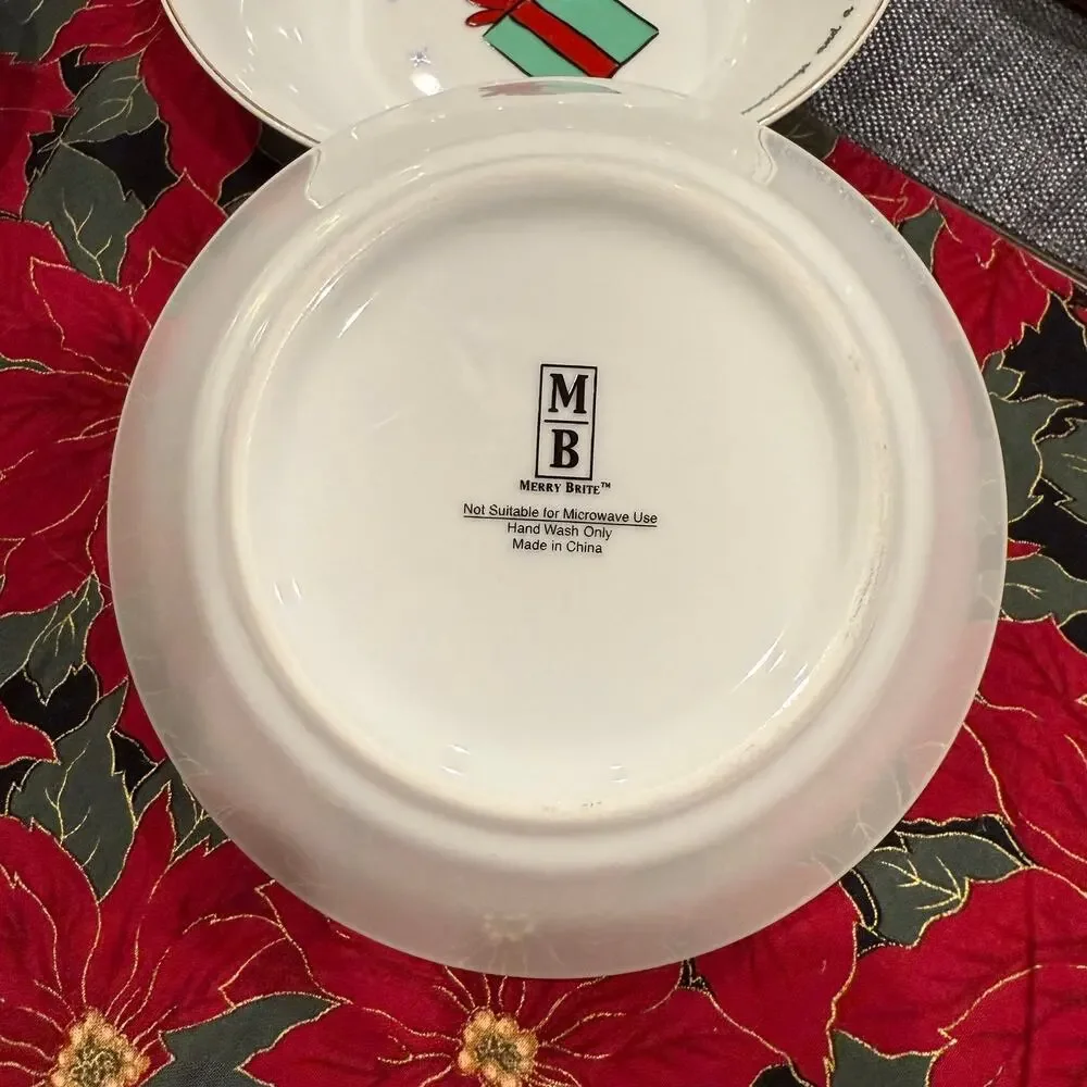Merry Brite Pair of Christmas Porcelain 6.5”‎ Bowls FLAWLESS CONDITION